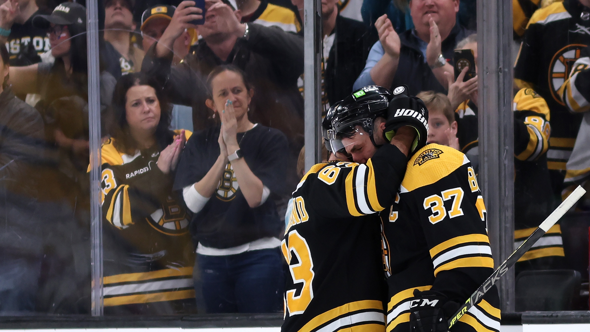 TD Garden Marks Twosday With Photo Bruins, Celtics Fans Will Love