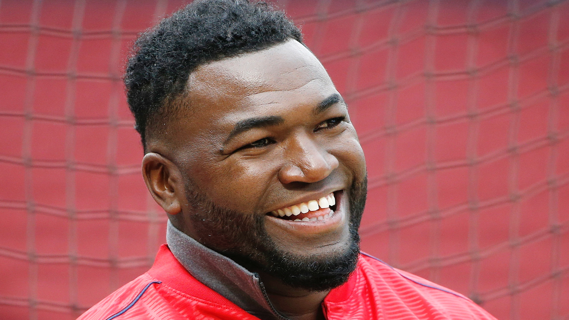 David Ortiz nearly loses $100,000 necklace in London sewer drain